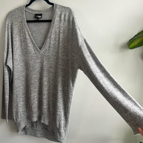 ARITZIA Wilfred Free v neck sweater - Picture 5 of 6
